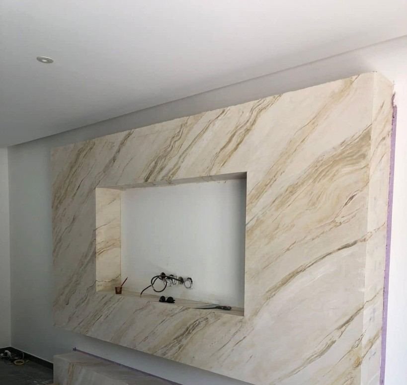 Mur TV effet marbre
